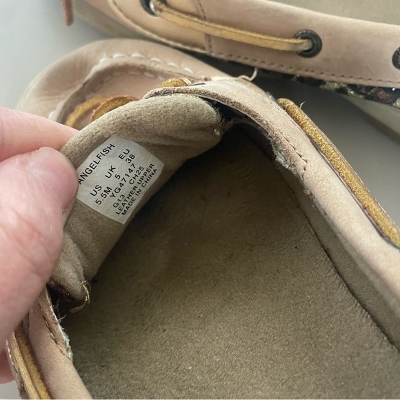 Women's Tan and Gold Boat Shoes size 5.5 fit like women’s 7 Angelfish Sperry - Picture 9 of 11